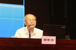 基米希改打右后卫数据：1次助攻，5次关键传球，贡献2解围2对抗